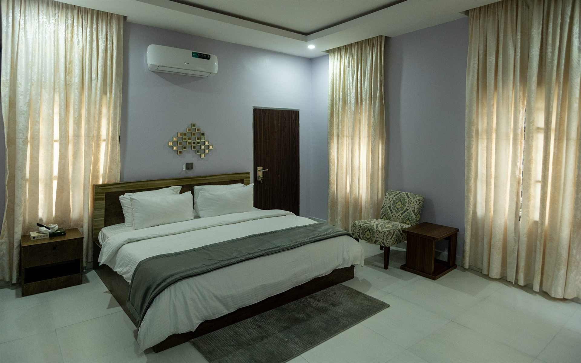 lux room 2xl